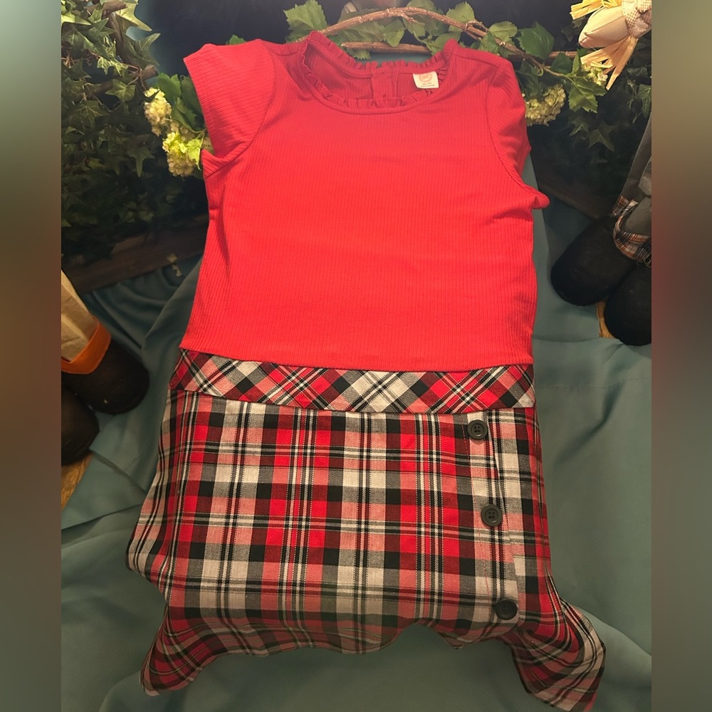NWOT Wonder Nation little girls Red and Plaid holiday dress.